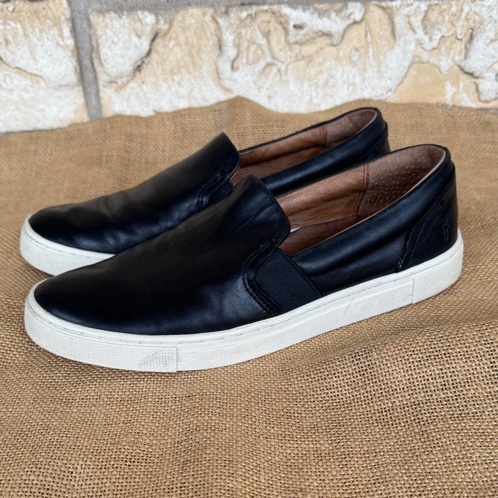 Frye Ivy Slip-On sneaker in black Leather Size 6 M